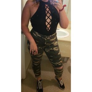 Camo print denim jeans size 30 forever 21.